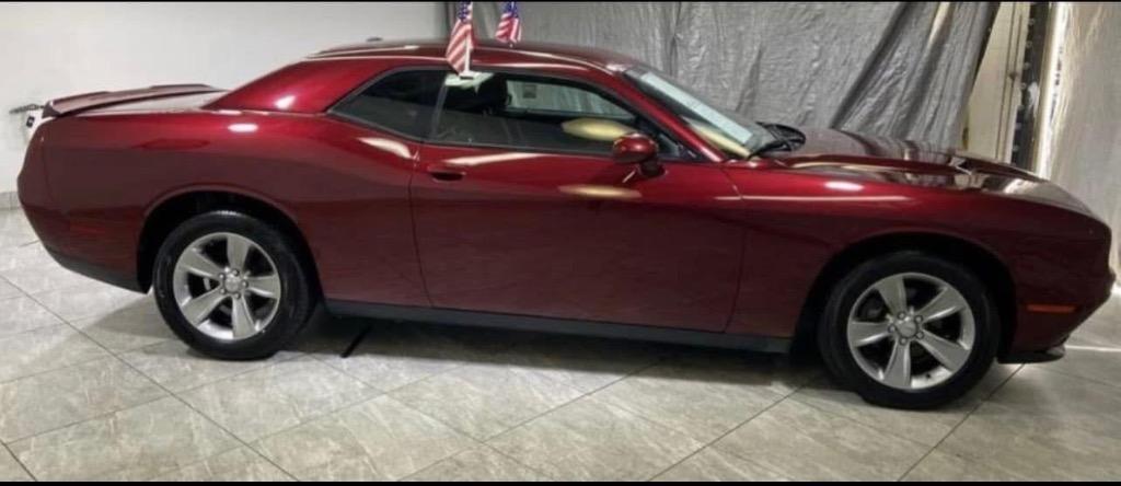 2019 Dodge Challenger SXT's photo